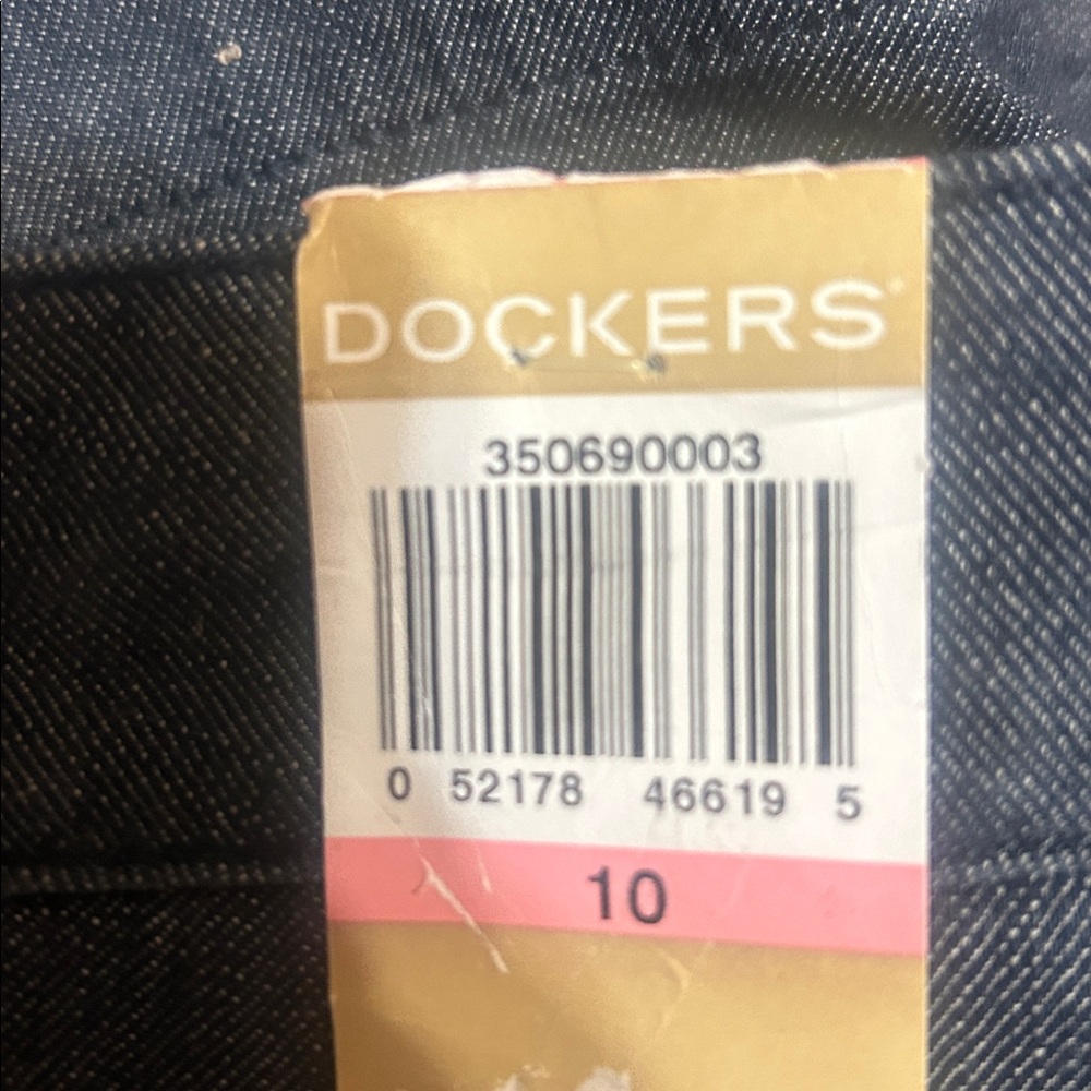 NWT⭐️DOCKERS Bermuda SHORTS Truly Slimming JAELYNN Dark Wash Size 10 - Picture 5 of 13